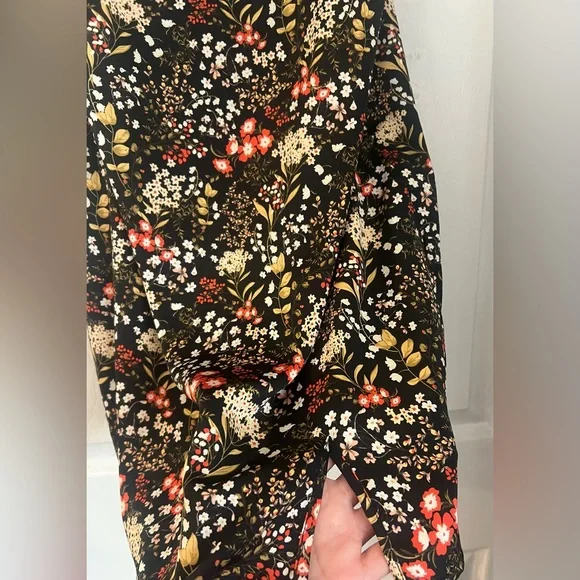 Forever 21 Black Floral Dress - Picture 4 of 4